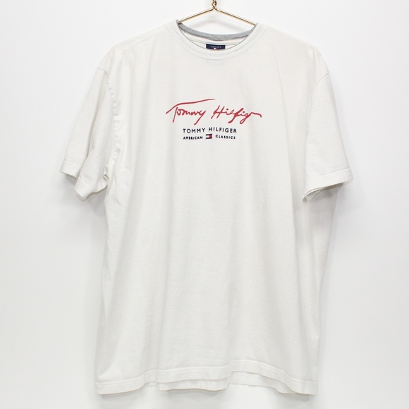 signature tommy hilfiger t shirt